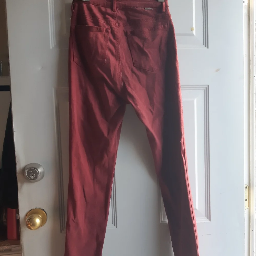 Hi Rise Jeans - Picture 10 of 10